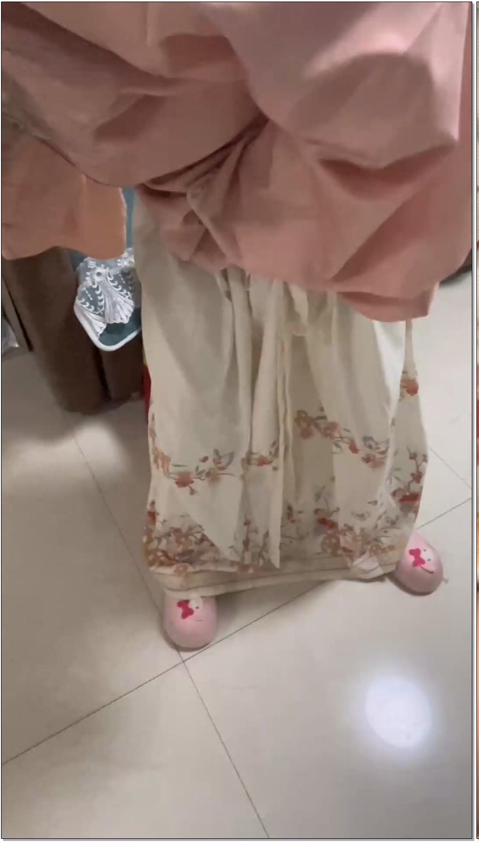 BLE038-布莱恩 18岁女高铁铆钉死镣-焊接-烧红-砸死脚镣两天禁锢 上