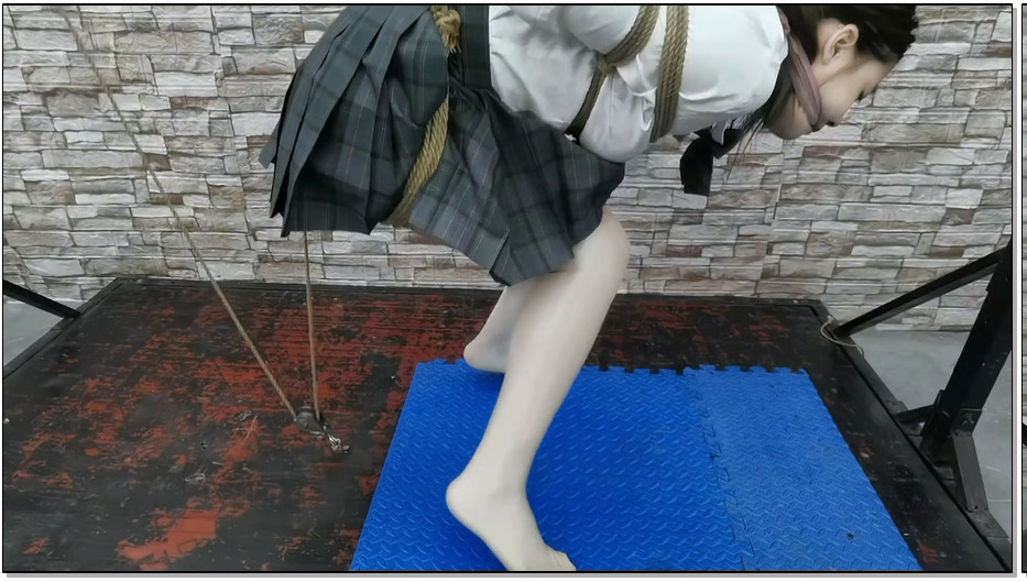 FTYC440-飞天原创 电动股绳强制踮脚尖,越挣扎脚尖越难受,反复摩擦竞然让希希喷射如潮