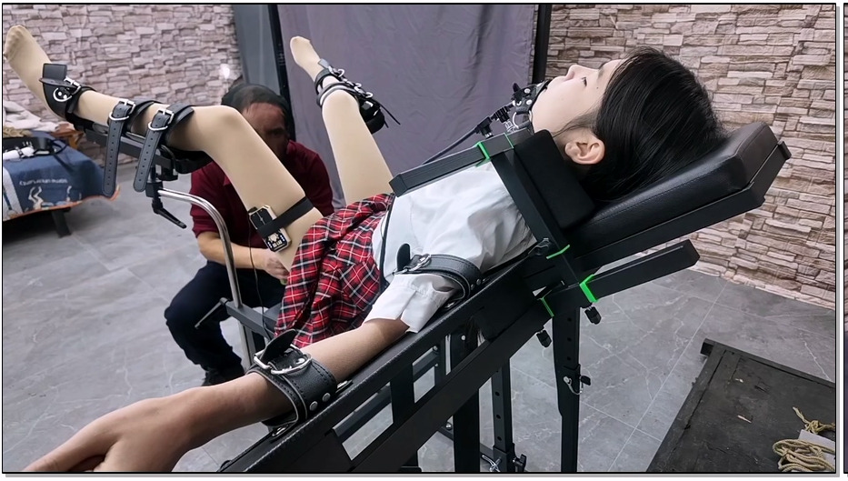 FTYC450-飞天原创 把jk少女语涵禁锢在产架上,强制TK,强制电击, 强制