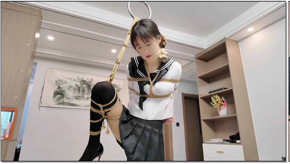 LDX169-李大侠 晓倩制服单腿吊