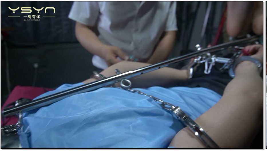 MJYS622-MJ影视 背后一击 女花孤身来到一宅调查少女失踪案惨遭背后一棍打晕全身金属玩弄