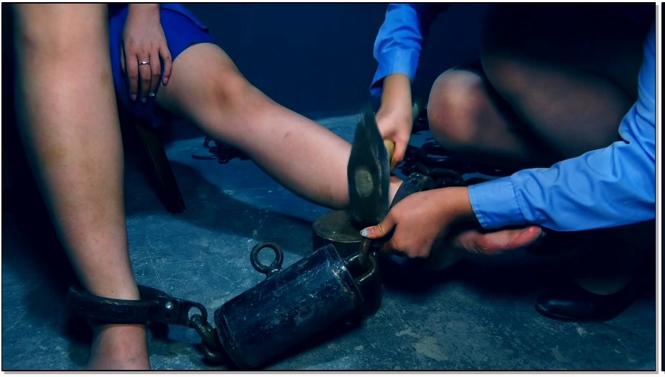 SJSZ769-胜景影视 毒玫瑰落网 中集 支援人员到来顺利将毒玫瑰押解回监狱并砸上死镣等待执行