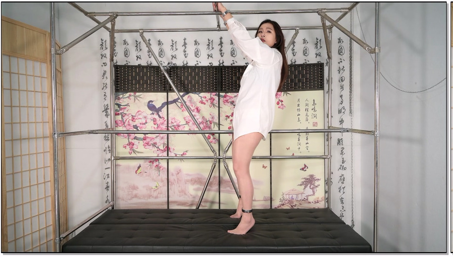 SLZZ128-撒琅制造 床上的玩物系列 雪碧单杠木马靠提供踩背服务来缓解–肉丝、袢带高跟