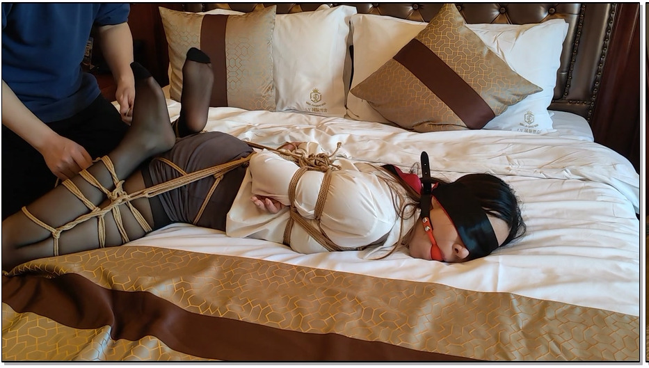 SXYC1494-随心原创 白杨 白衬衣分腿驷马