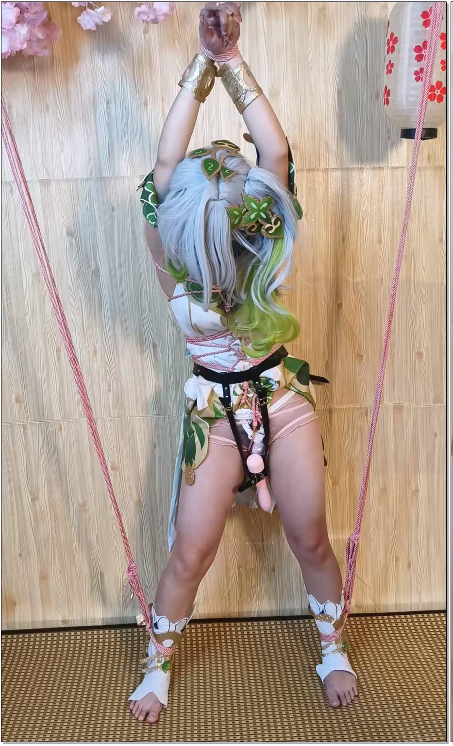 SYSA1004-时绳 草神纳西妲（2）（正片） 小草神的罚站地狱，三种罚站姿势，啵啵贝棒棒齐上阵，超色龟甲缚，强制分腿！折磨到双腿发软！