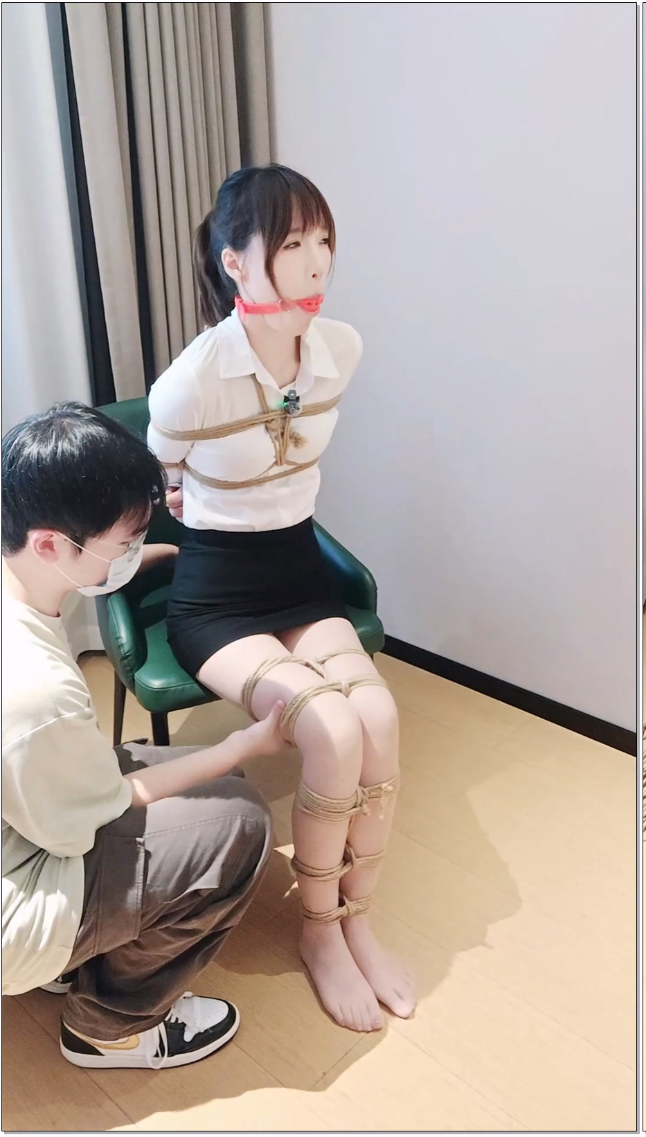 SYSA1171-XcTian 小纯拉链冲刺露大腿线条