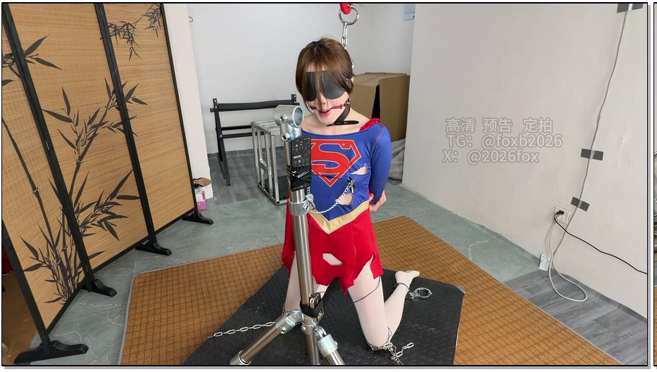 SYSA1188-foxbondage 女超人劫难(二)电击肛塞 乳夹牵引 勒颈放置