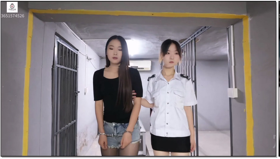 SYSA1318-编号她工作室 自作自受(瑶瑶-念一) 大家好,本剧是模特瑶瑶饰演林伊 林嘉饰演女井队长,念一饰演井员