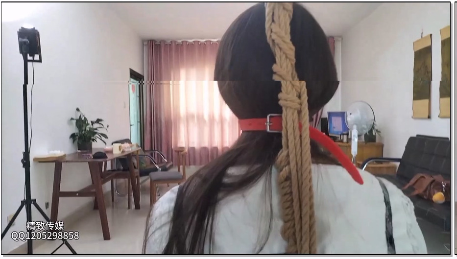 SYSA1320-精致原创 小美一小时后高手膝盖顶地跪缚吊折磨 超大口球流口水放置