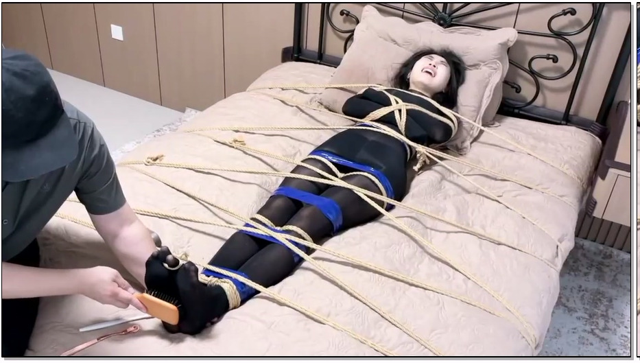SYSA1630-云雀 变成人彘的蜡像女超人 全集 模特七七 M腿缚 真实电击 油亮黑丝 丝袜全包头 疯狂挠脚心 原味丝袜 定身折磨 鞭打屁股全身紧缚 脚趾缚 电击贴片剧情丰富~