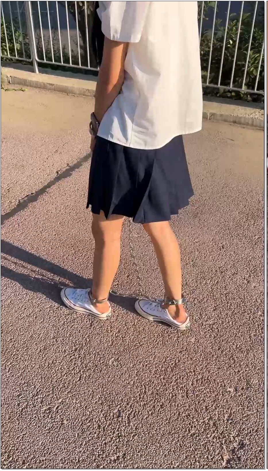 SYSA2035-布莱恩 JK女高的连体镣铐户外一公里走路训练+10斤重镣