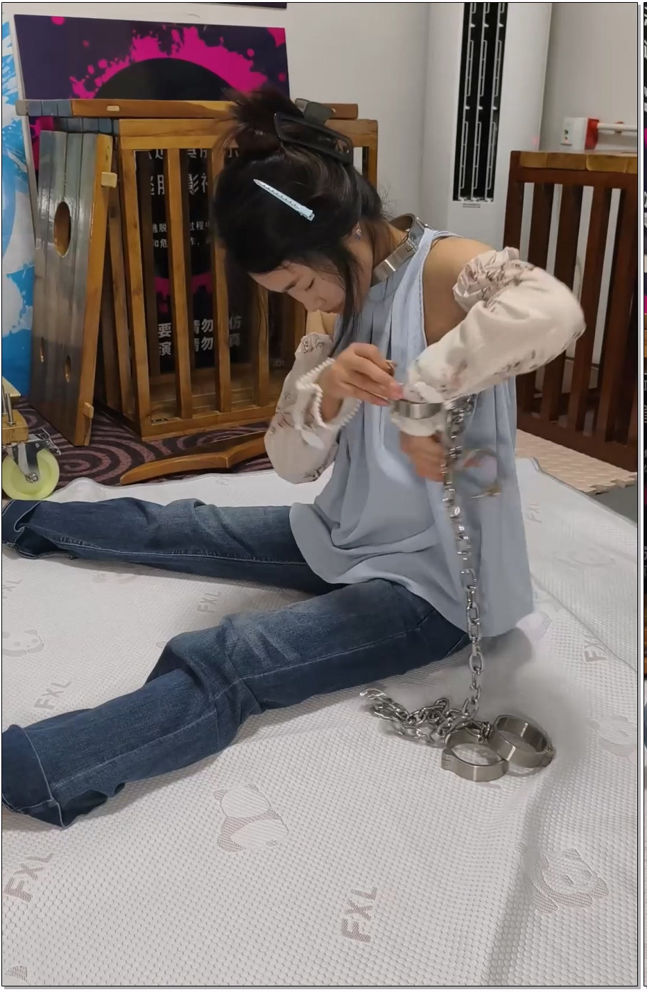 SYSA518-束心工作室 小月脖手脚连铐,找钥匙游戏,简单剧情
