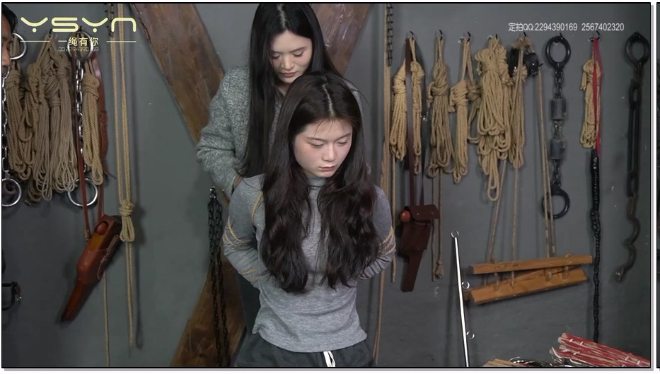 YSYN119-一绳有你 双柳体验 柳依带来自己的小妹柳亦菲来到基地体验各种金属道具拶子绑住手